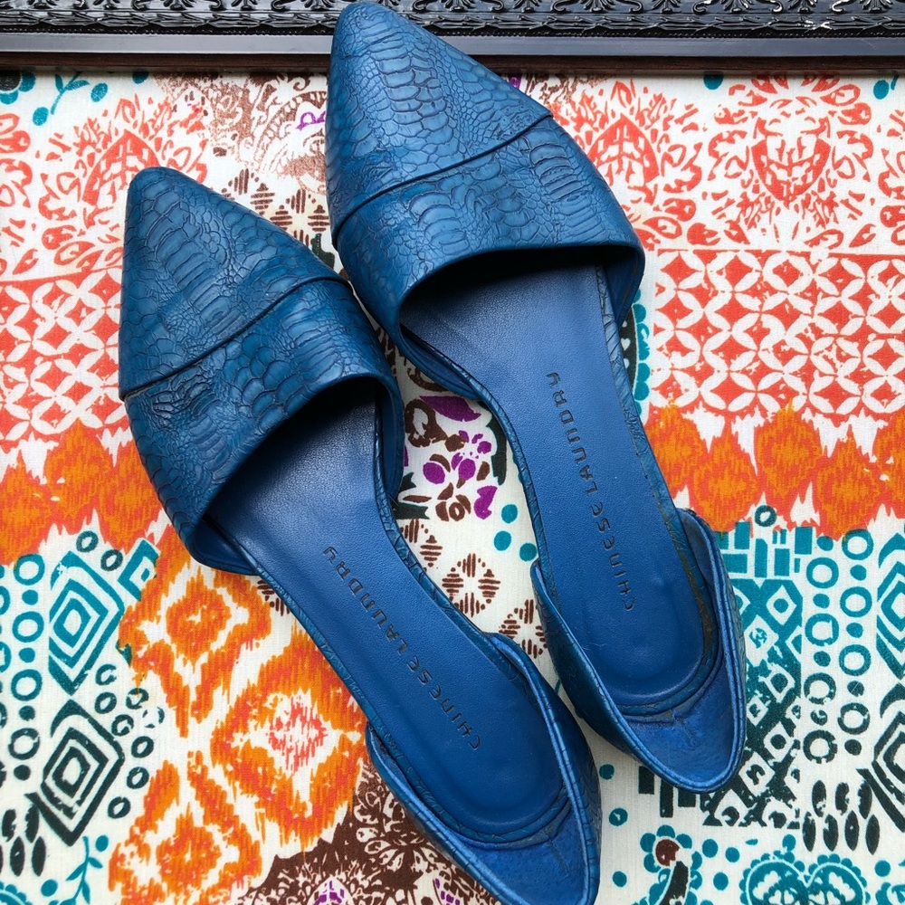 Chinese laundry blue flats